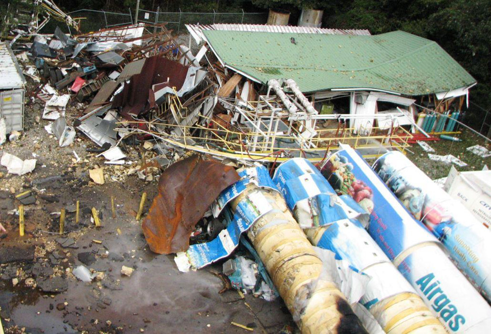 Aftermath of nitrous oxide explosion at Airgas in Cantonment, FL August 2016